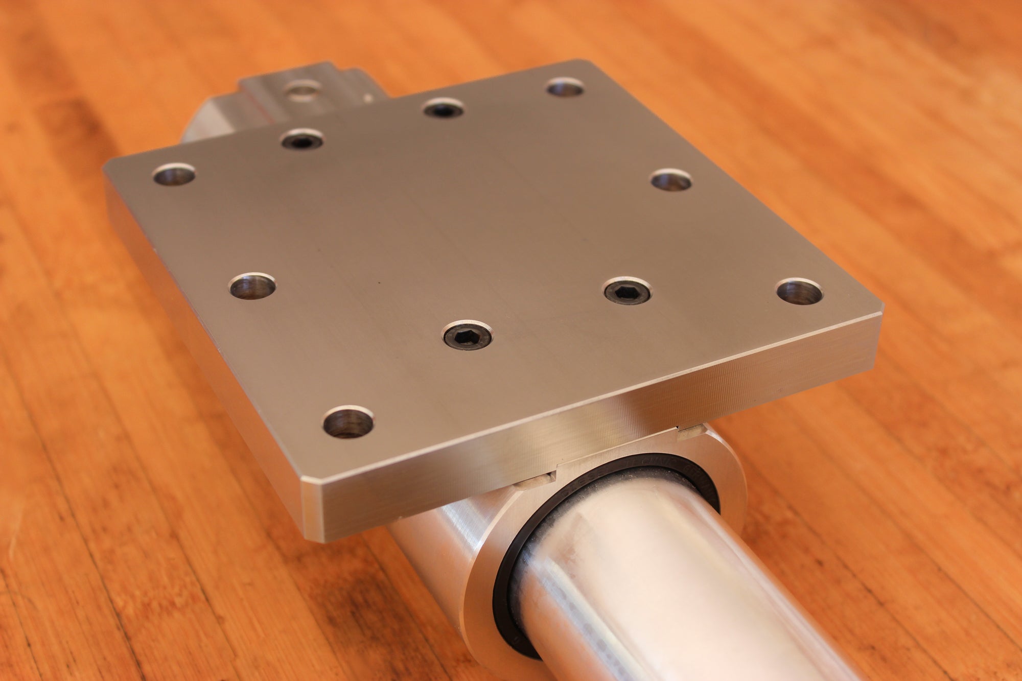 Wide Jaw Bench Vice (Vise) - Non racking – HNT Gordon & Co. Classic ...